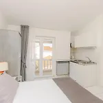 And On The Lägenhet *
