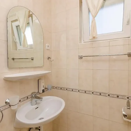 Appartement And On The