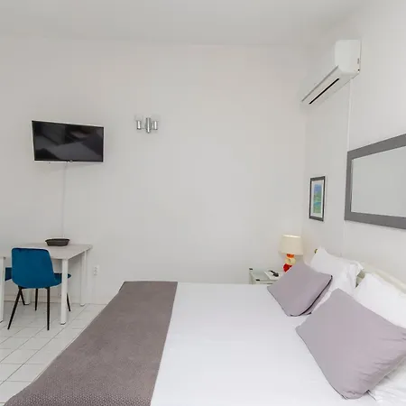 Apartamento And On The *