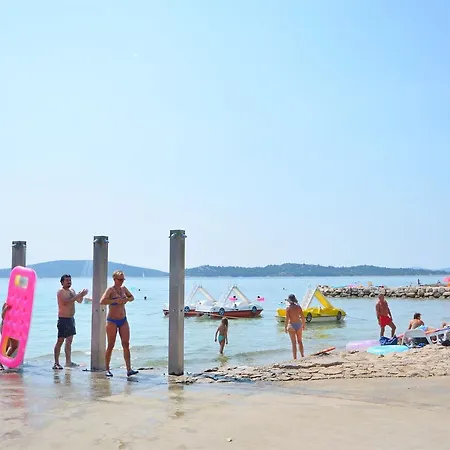 And On The Apartamento