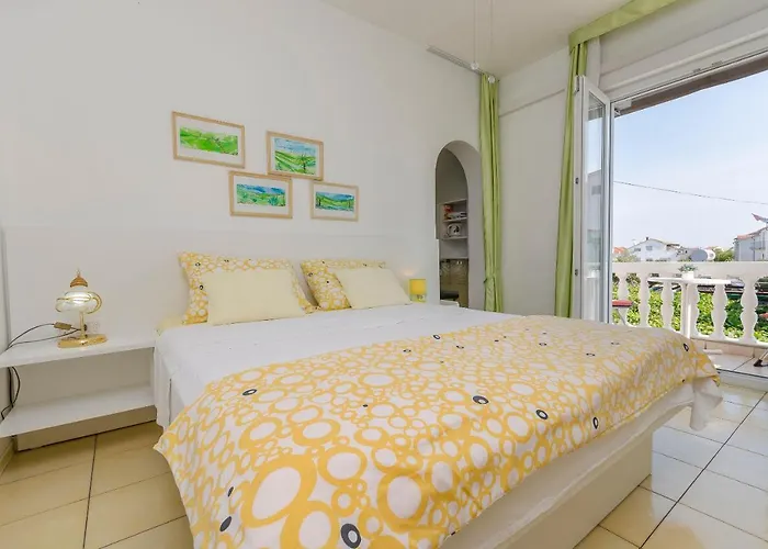 Apartamento And On The *