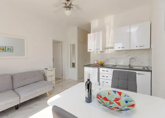 And On The Apartamento Vodice