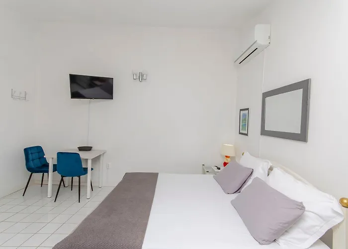 Apartamento And On The *